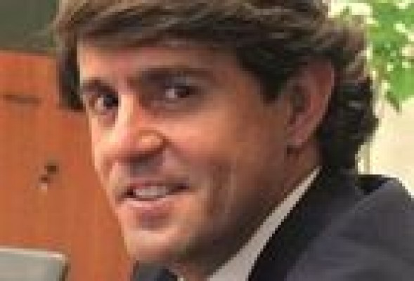 Juan de Dios Navarro toma posesión del escaño que ocupaba Milagrosa Martínez