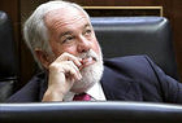 Arias Cañete asegura que no ha recibido llamadas para ser candidato a las europeas