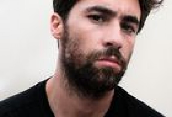 Así viste Juan Vidal, el diseñador de moda de la moda española