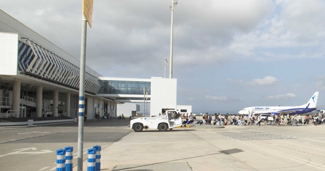 Edeis cobrará cada hora extra que esté abierto el aeropuerto de Castellón hasta finales del 2019