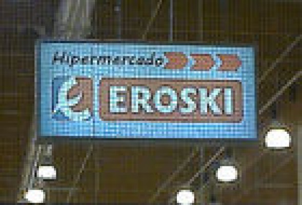 Eroski pacta con los bancos unas 