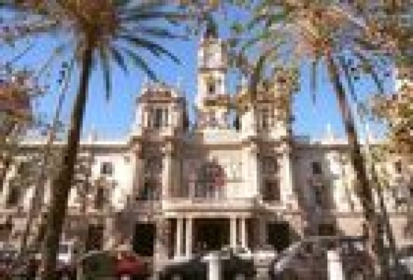 Un juzgado reconoce el derecho de los trabajadores de la Generalitat a la extra de Navidad de 2012