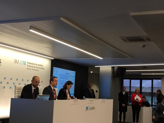 CaixaBank defiende la praxis bancaria y descarta provisionar por fallo del Tribunal Supremo