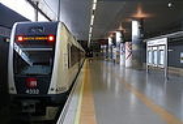 Metrovalencia instala máquinas de billetes sólo para tarjetas de crédito