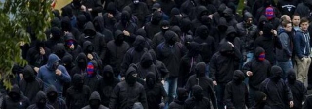 Los ultras del Basilea llegan a Valencia con ganas de batalla