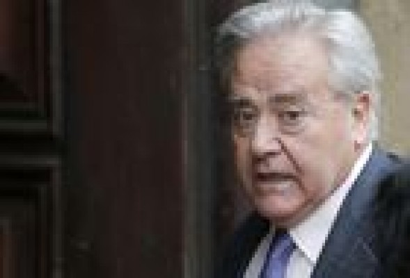 Fabra se libra de otro procesado: Díaz Alperi deja su escaño por 