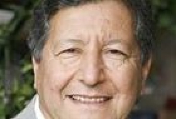 La UV investirá el 14 de abril a Sami Naïr como doctor honoris causa