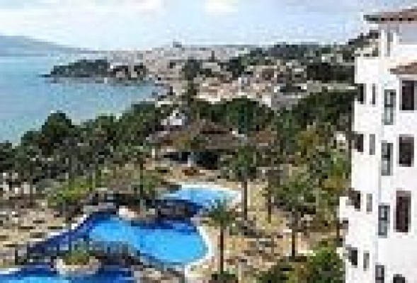 Los extranjeros compran uno de cada dos pisos que se venden en Alicante