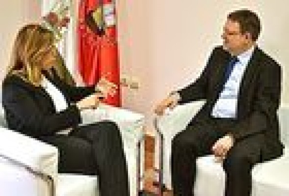 Puig apuntala una triple alianza frente al liderazgo Rubalcaba