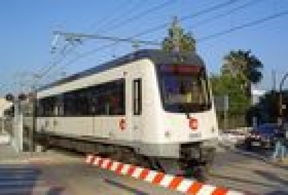 Un problema en la catenaria obliga a cortar la línea 1 de Metrovalencia entre Paterna y La Canyada