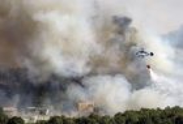 El incendio de Calicanto ha quemado 320 hectáreas y ha causado 2.900 desalojos