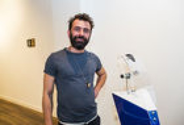 El arte como suero de la verdad se expone en Valencia