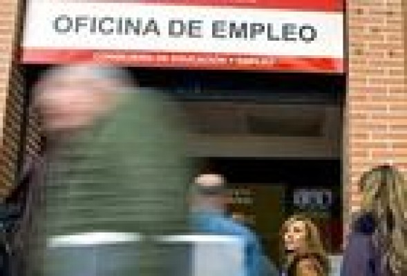 696.000 parados en la Comunitat, un 2,21% más que el trimestre anterior