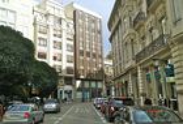 Moda, restauración y franquicias relevan a las sucursales bancarias en los bajos comerciales de Valencia