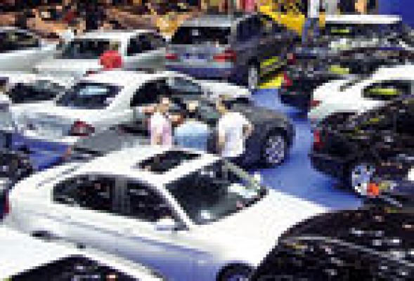 La venta de coches se disparó en el mes abril hasta un 28,7% más