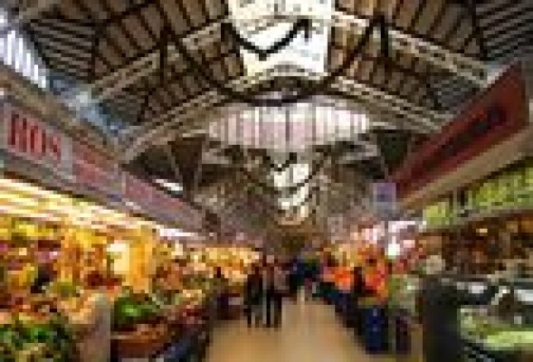  El Mercado Central crea un servicio de reparto a domicilio mediante bicicleta eléctrica