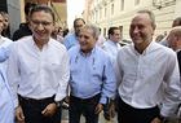 Conspiración en el PP: Las direcciones provinciales confían en que un mal resultado condene a Serafín Castellano