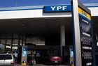 Repsol sale del directorio de YPF pero conserva una participación del 12%