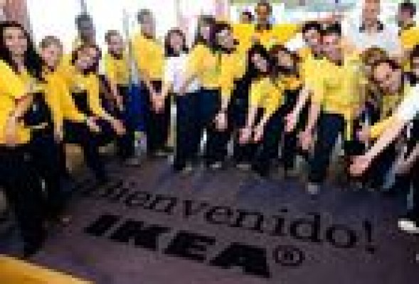 Ikea 'consuela' con 5 euros a los descartados de su proceso de selección en Alfafar