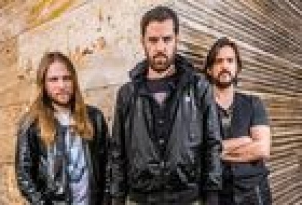 Dinero: una banda de rock contra el postureo festivalero