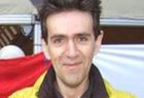 El periodista griego Babis Kokosi afirma que el cierre de RTVV es un golpe a la democracia