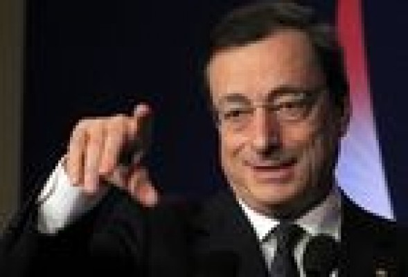 Draghi sugiere que BCE actuará ya contra la inflación y fortaleza del euro