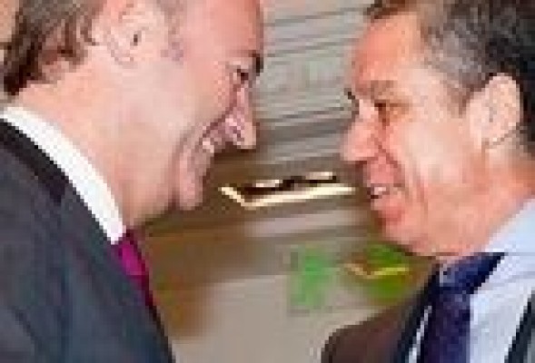Los pasos del desembarco de Eduardo Zaplana (según sus enemigos)
