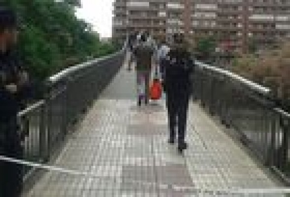 Carrasco fue rematada en el suelo tras recibir varios disparos