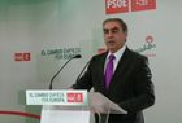 El PSOE pide una regulación de redes sociales por los 