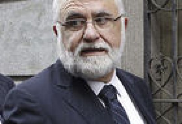 Cotino comunica por escrito a Mónica Oltra la prohibición de asistir al pleno de Les Corts