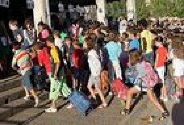 La Generalitat aún tiene pendiente construir 99 colegios del programa 'Crea Escola', previstos para 2010