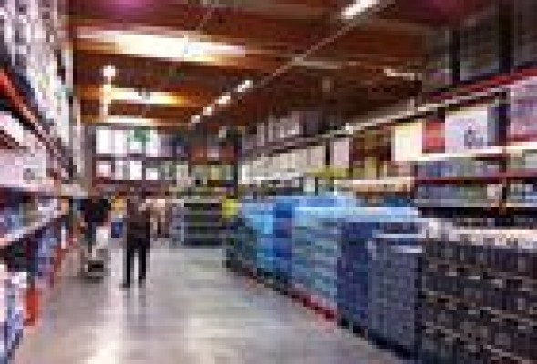 Cuatro cadenas de supermercados 'low cost' saltan al mercado español