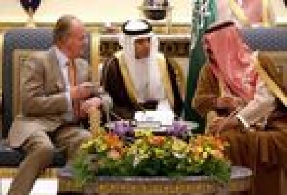 España ofrece a Arabia Saudí cooperación en ámbitos de energía e industria