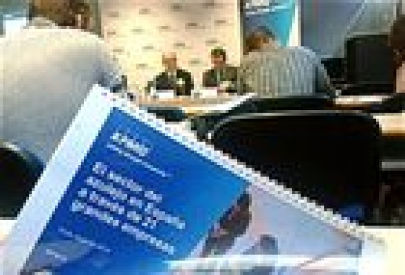 La industria azulejera sigue aumentando las exportaciones sin lograr crea nuevos empleos