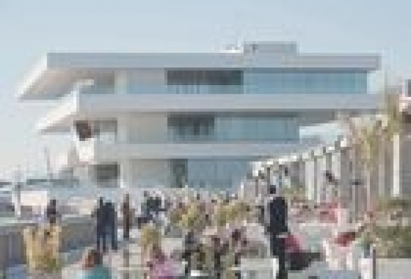 La restauración pone el ojo en la Marina: 16 empresas se presentan para cubrir cinco licitaciones