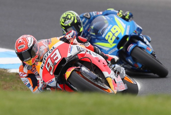 Márquez celebra el título con la sexta 'pole'
