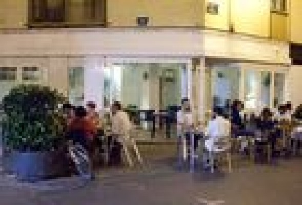 El Ayuntamiento limita los bares en Ruzafa ante el auge de la hostelería en la zona