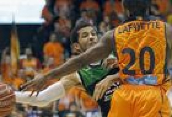 Crónica Fiatc Joventut 78-73 Valencia Basket: El Valencia Basket pierde en su visita a Badalona y ya piensa en el Playoff