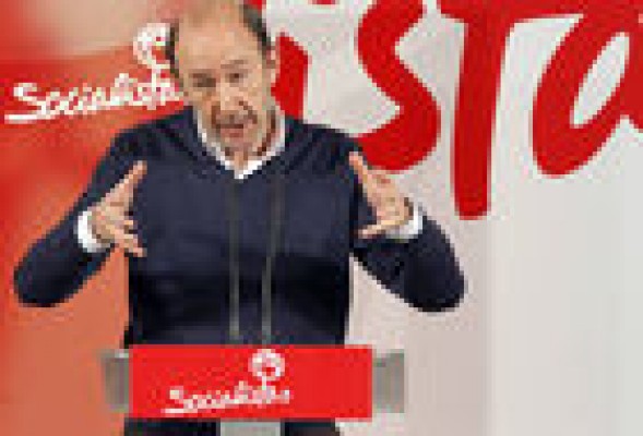 Rubalcaba dejará el liderazgo del PSOE tras 30 años en política 