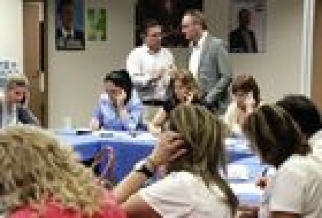 El PP se manda al 'rincón de pensar' con desorden y rifirrafes incluidos