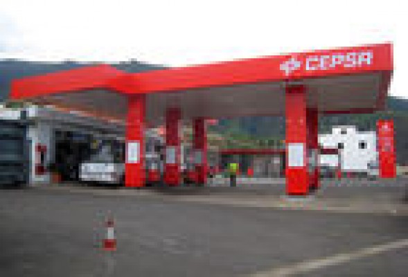 Cepsa analiza lanzar una OPA sobre la inglesa Salamander por 700 millones