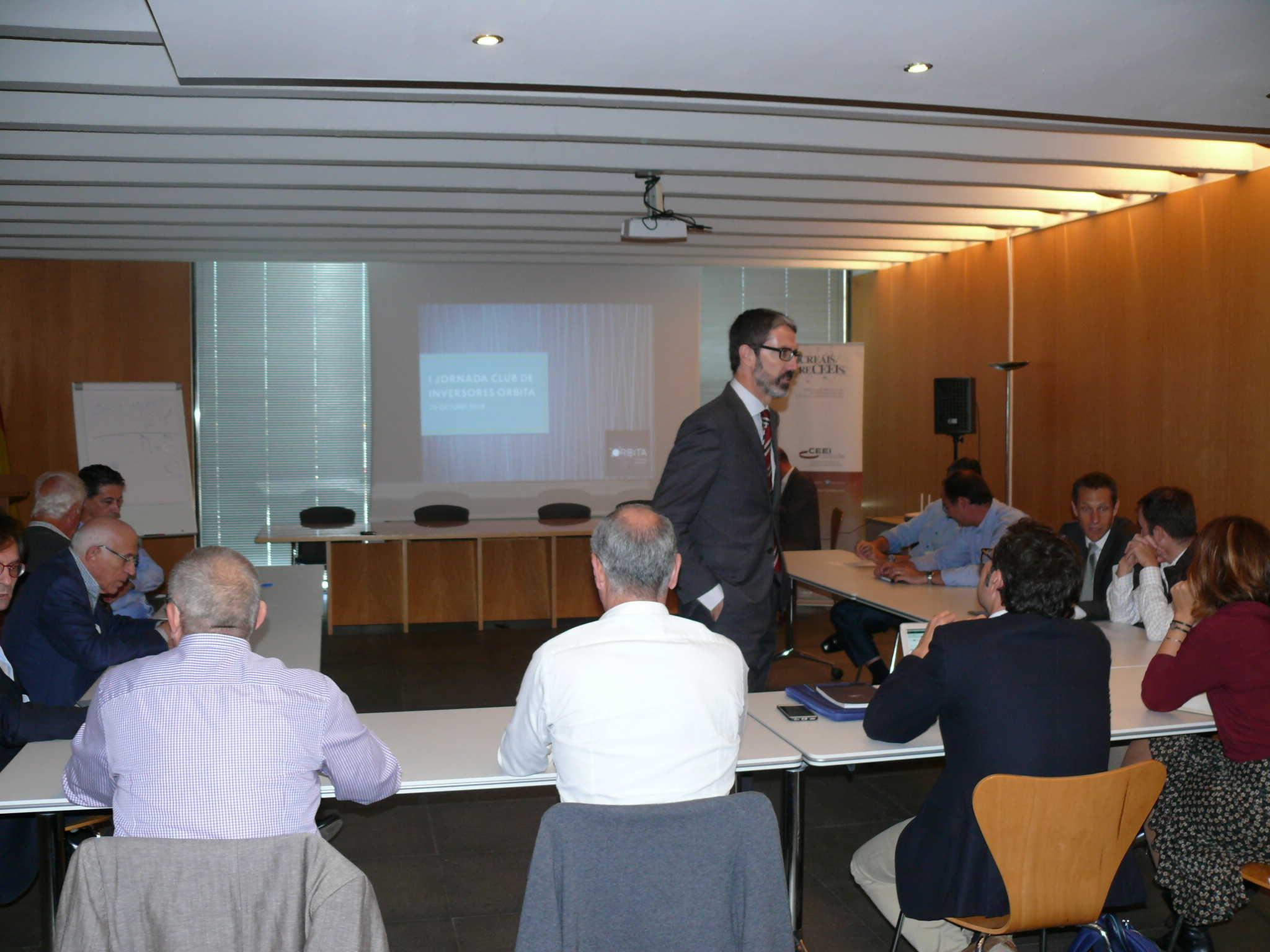 El programa Órbita de aceleración 
empresarial analiza las relaciones entre startups e instituciones