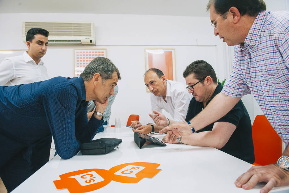 Ciudadanos planea fichajes independientes de la sociedad civil valenciana para sus candidaturas
