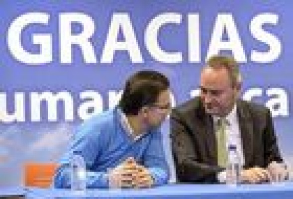 Así es la política: desbandada y bandera blanca tras la salida de Castellano