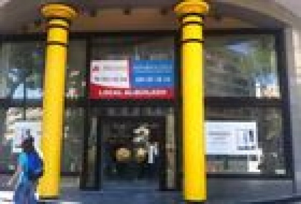 Mango desembarca al completo en el centro con la apertura de un 'outlet'