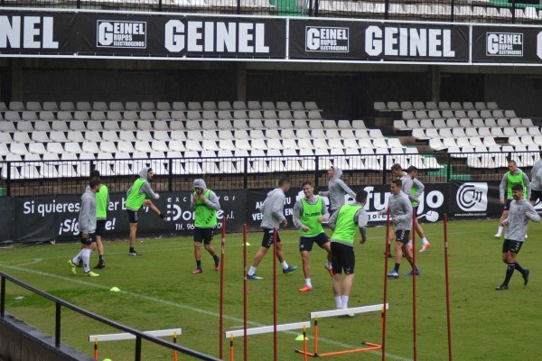 El Castellón viaja hasta Badalona con la esperanza de estrenar el casillero de victorias