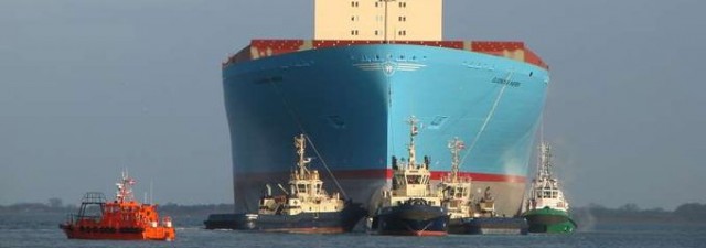 El puerto de Valencia recibe uno de los buques portacontenedores más grandes del mundo, el Maersk Eleonora