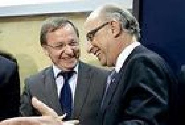 El Consell quiere pactar con el Gobierno en 2015 una solución definitiva para toda la deuda
