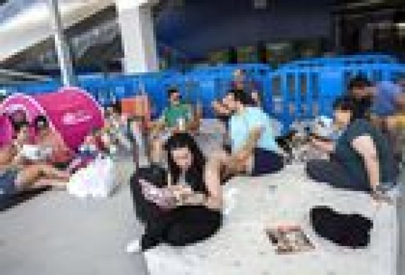 Colas para ser el primero en entrar en la nueva tienda de Ikea de Valencia