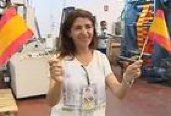 Una empresa valenciana confecciona los 120.000 banderines para la proclamación de Felipe VI